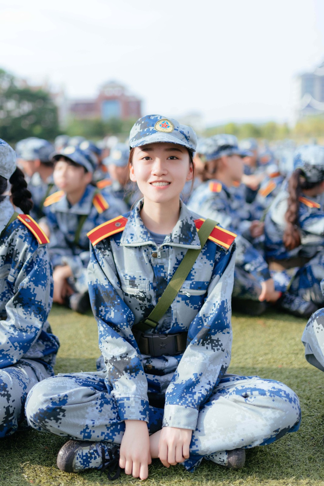 272万网民选的军训服要来了揭秘，备受瞩目的军训服——来自272万网民的选择
